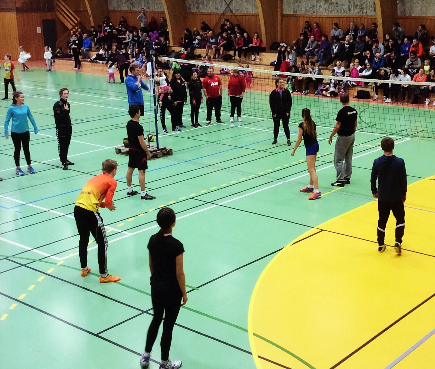 Fotball, volleyball og Frostamesterskap i kaldkauking, rævkrok og potetløp!
