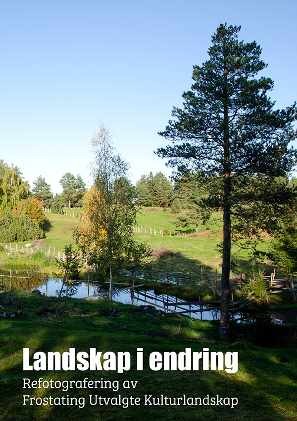 En naturskjønn utsikt over et kulturlandskap med trær, en dam og grønt gress. Teksten "Landskap i endring" og "Refotografering av Frostating Utvalgte Kulturlandskap" er synlig nederst i bildet.